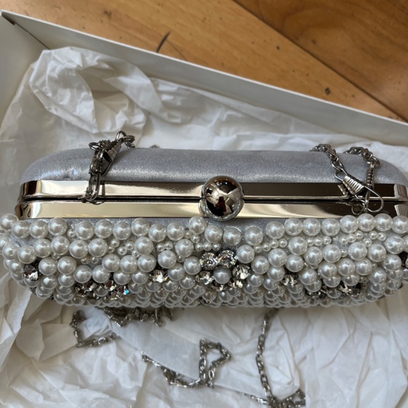 Pearl and crystal Bridal/ Special Occasion Clutch - Picture 6 of 11